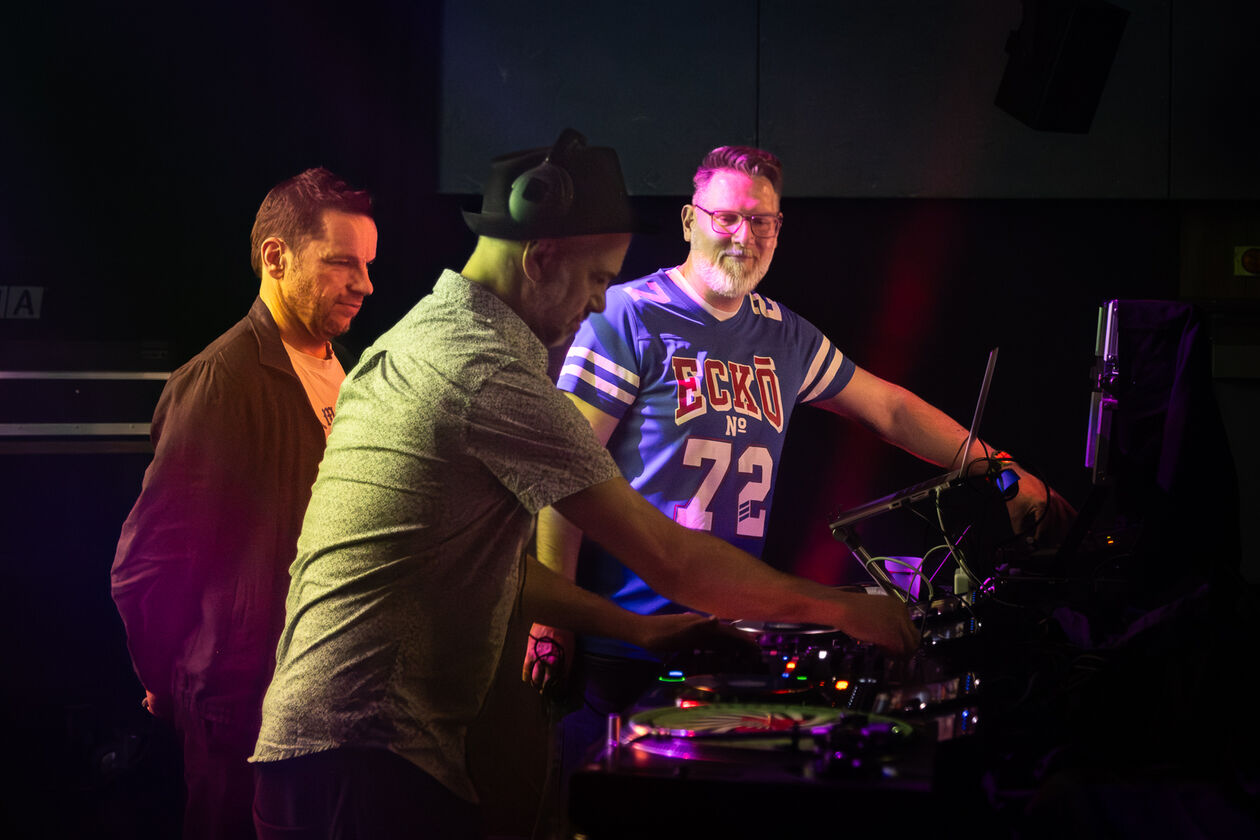 10-We Honour- Prince-Serge Hasperhoven