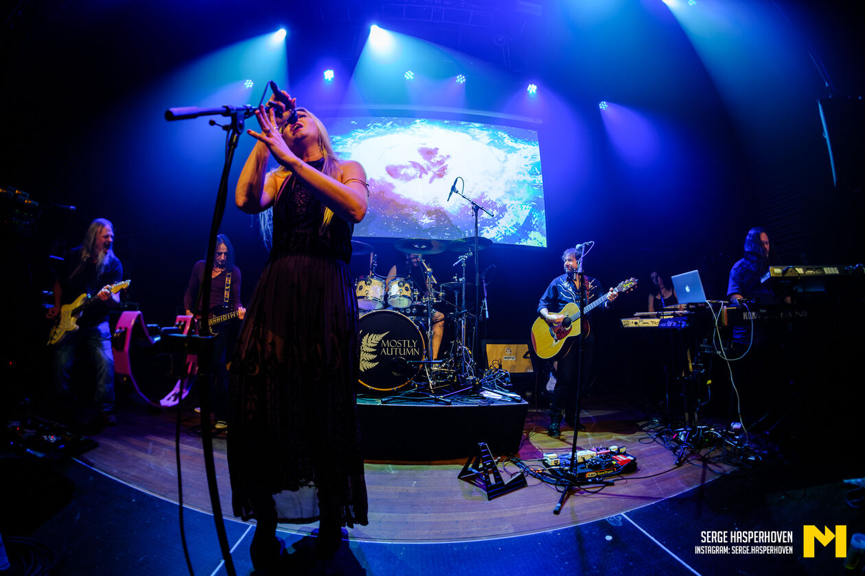 11-Mostly Autumn-Serge Hasperhoven