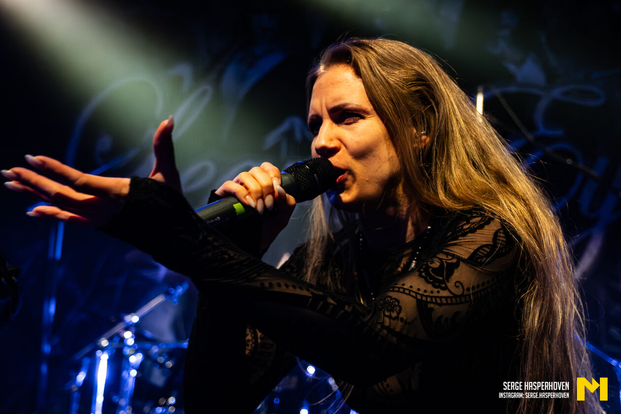 13-Leaves' Eyes-Serge Hasperhoven