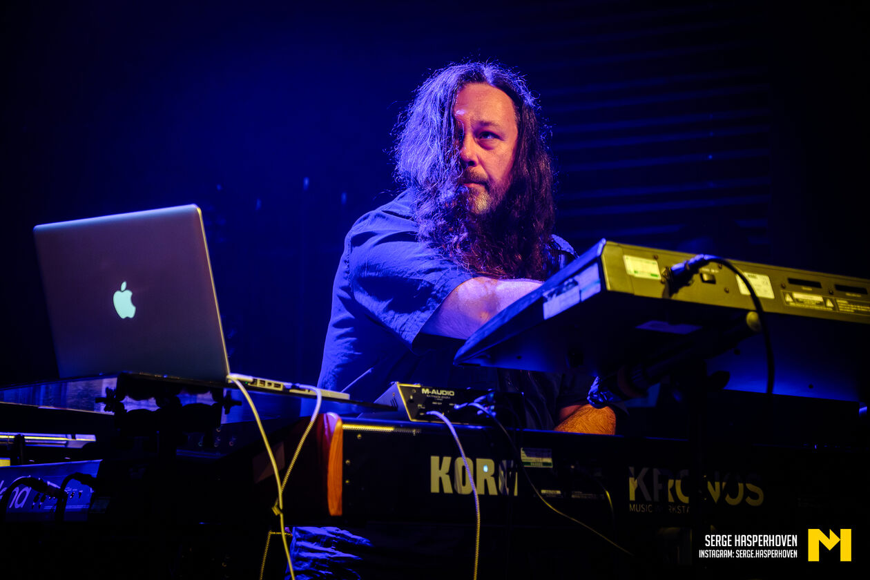 13-Mostly Autumn-Serge Hasperhoven