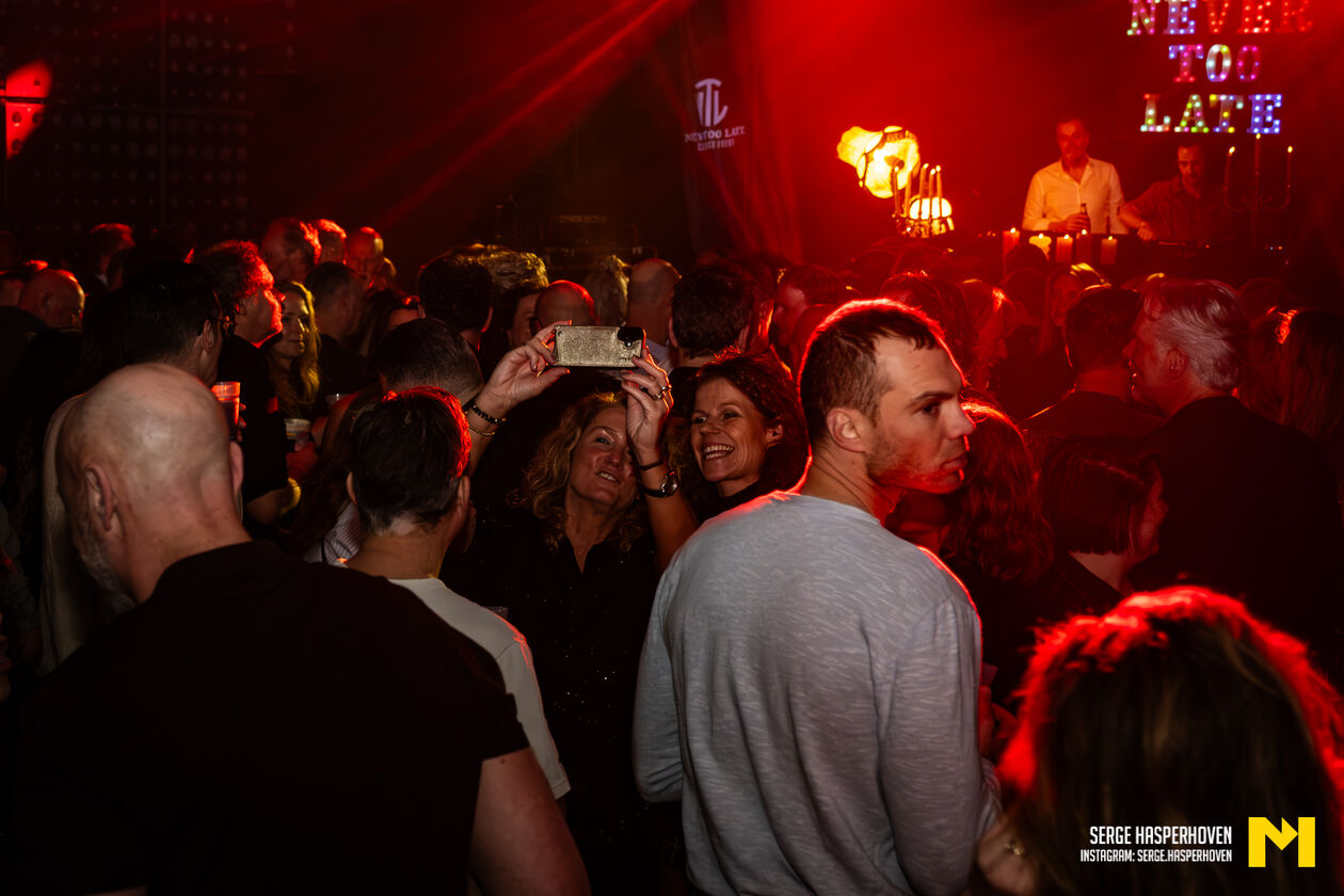 16-Never Too Late-Serge Hasperhoven