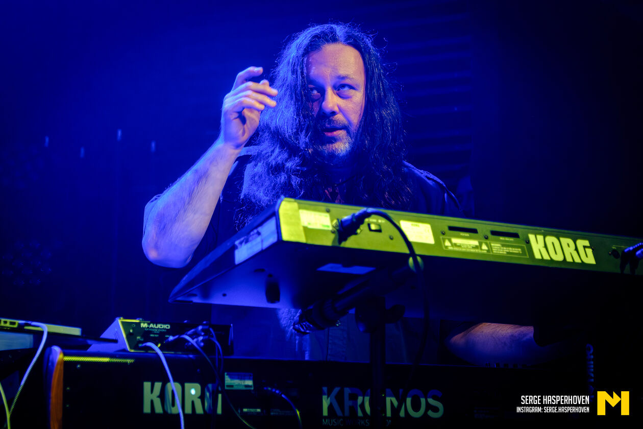 4-Mostly Autumn-Serge Hasperhoven