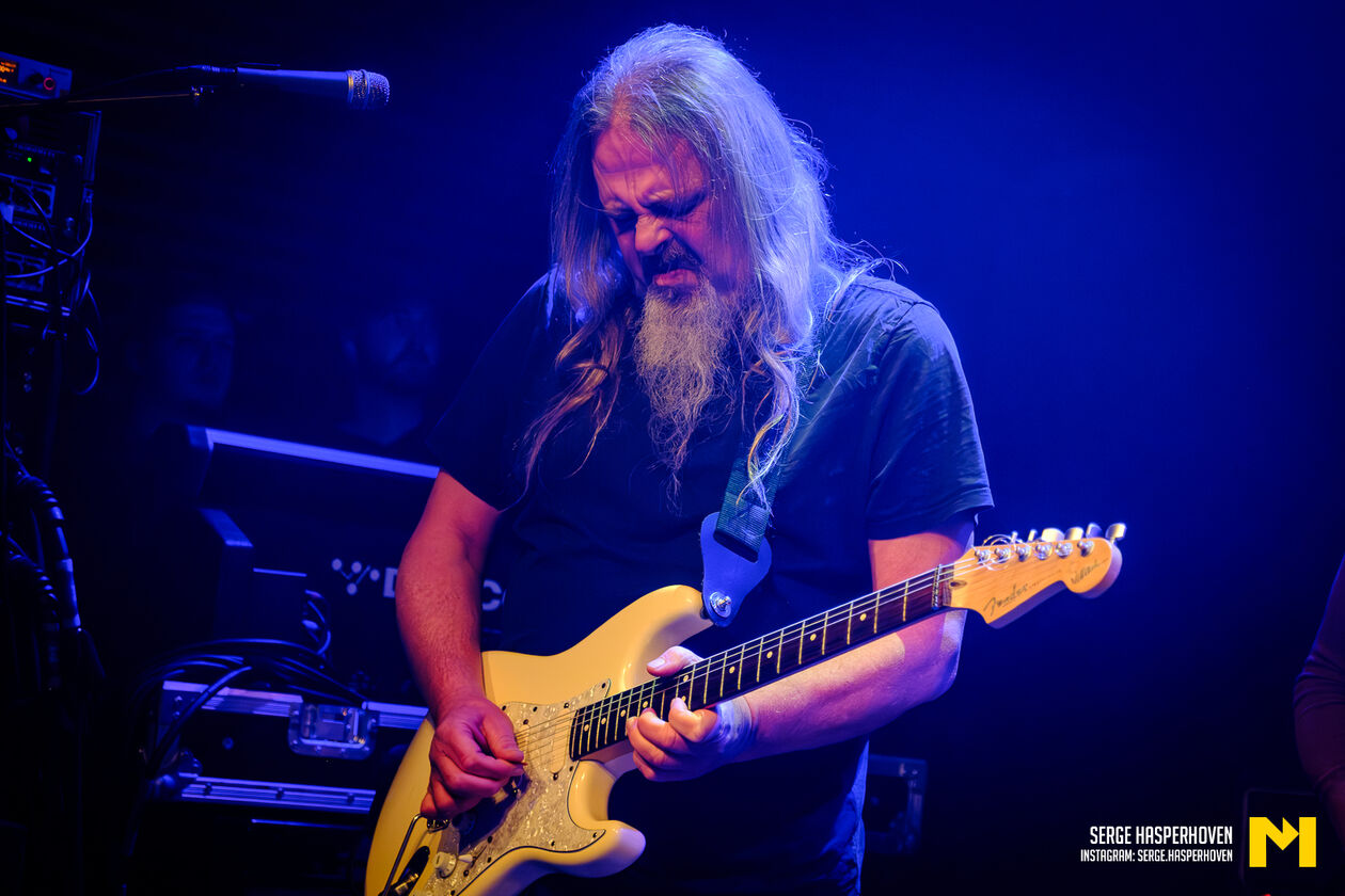 7-Mostly Autumn-Serge Hasperhoven