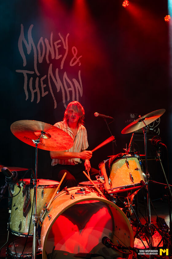 8-Money & The Man-Serge Hasperhoven