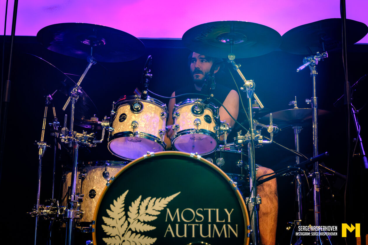 8-Mostly Autumn-Serge Hasperhoven