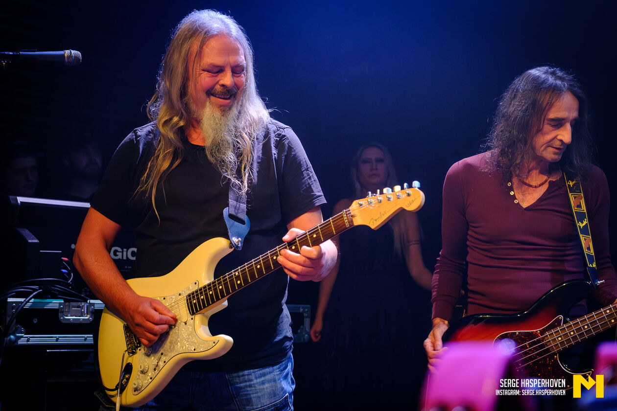 9-Mostly Autumn-Serge Hasperhoven