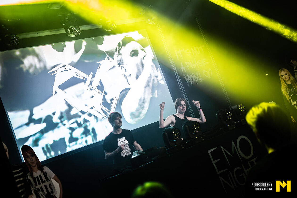 EmoNight_NNOO_02