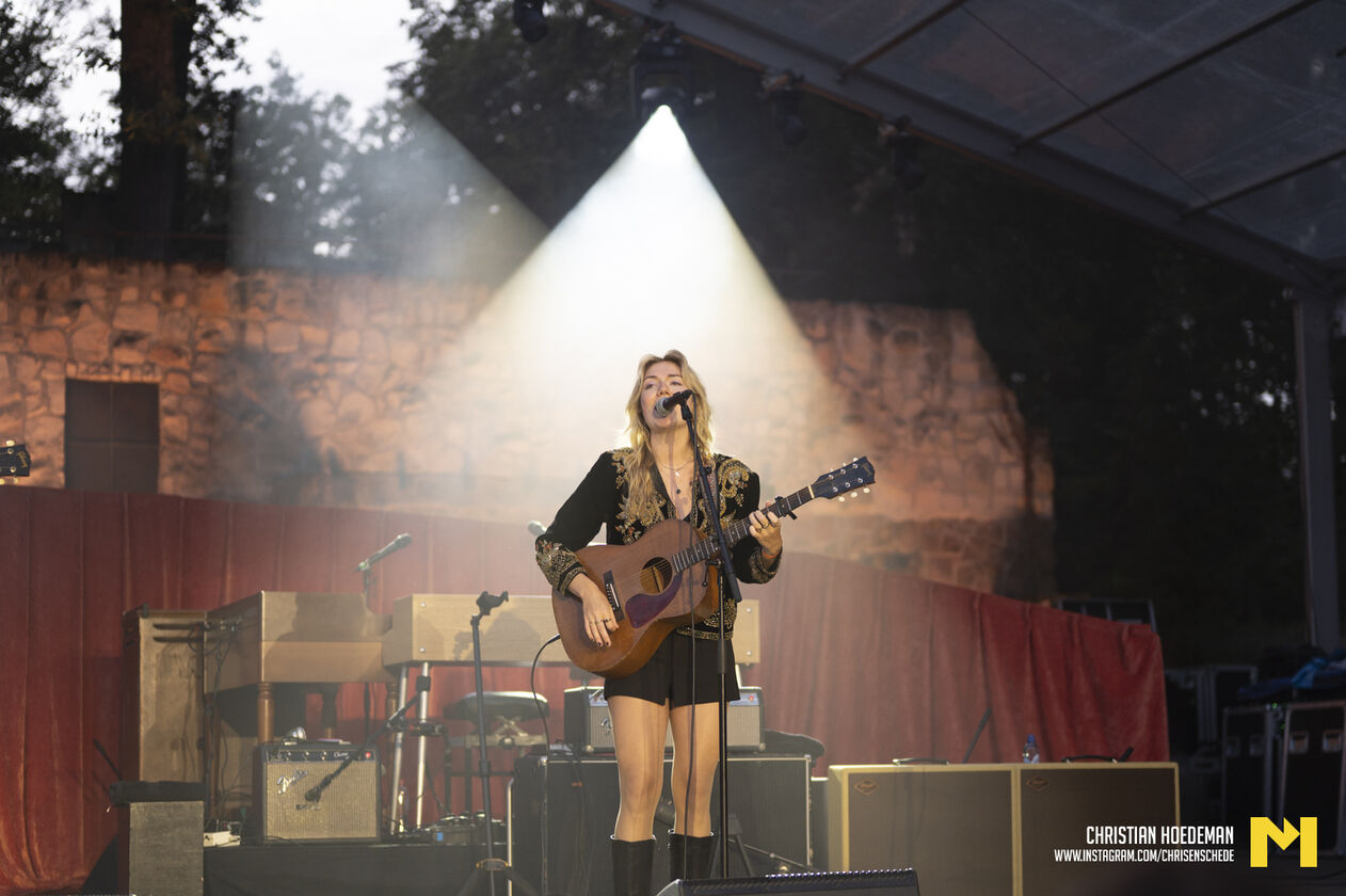 Ilse DeLange - ChristianHoedeman;-0803