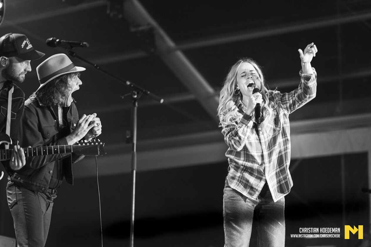Ilse DeLange - ChristianHoedeman;-1220