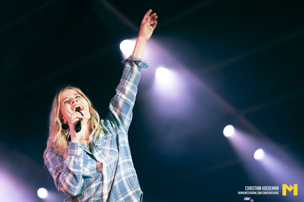 Ilse DeLange - ChristianHoedeman;-1240