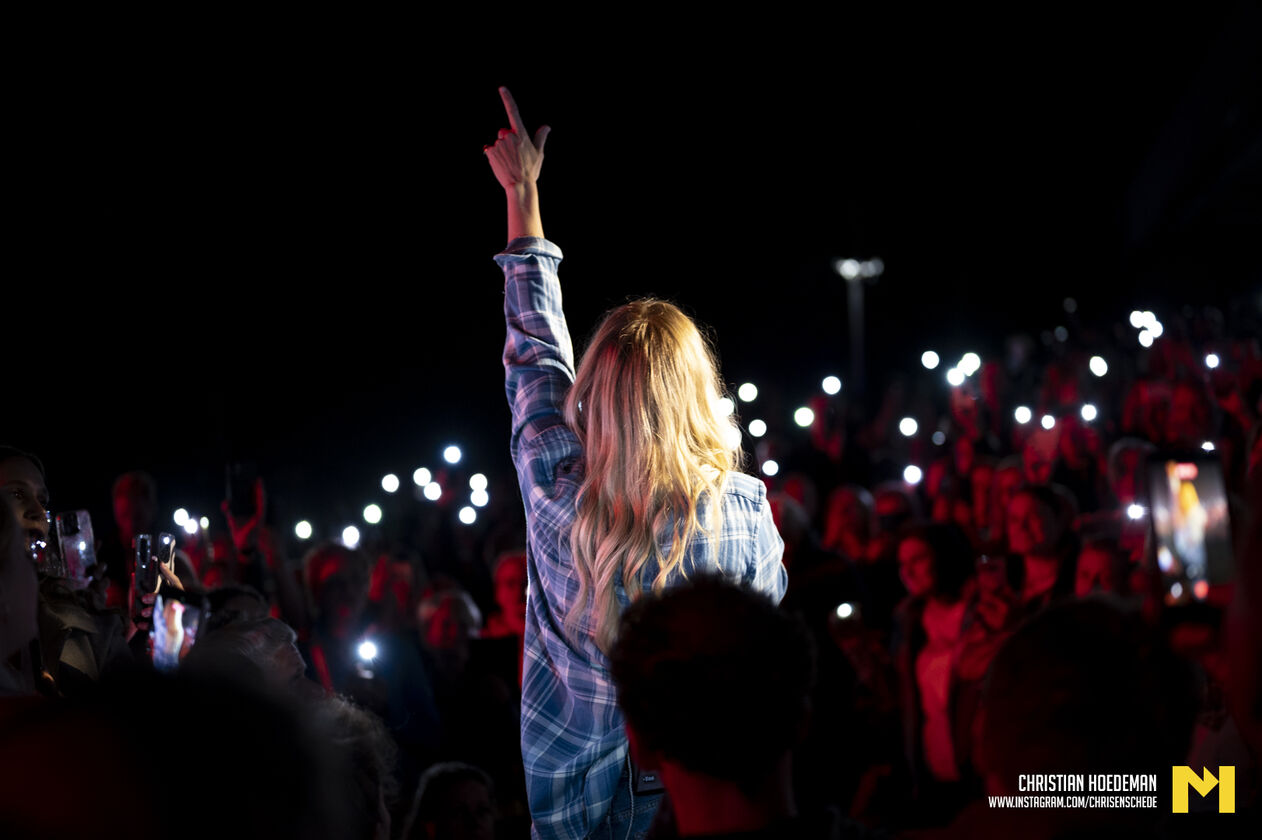 Ilse DeLange - ChristianHoedeman;-1302