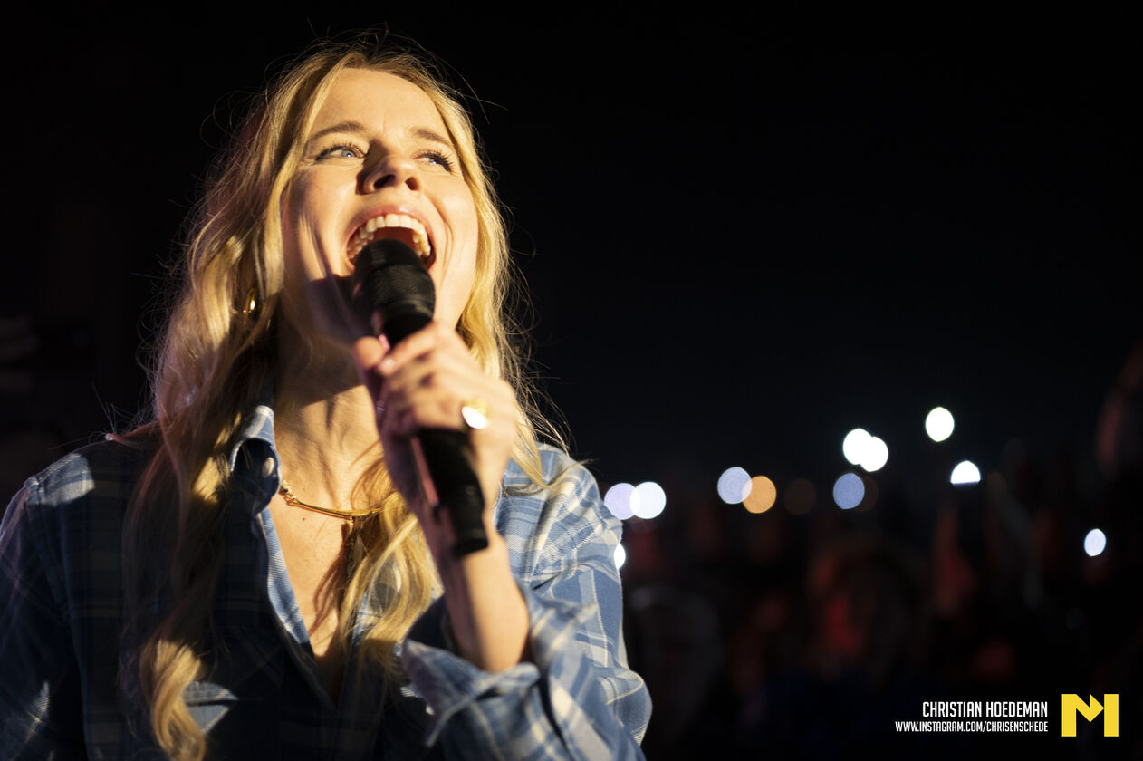 Ilse DeLange - ChristianHoedeman;-1363