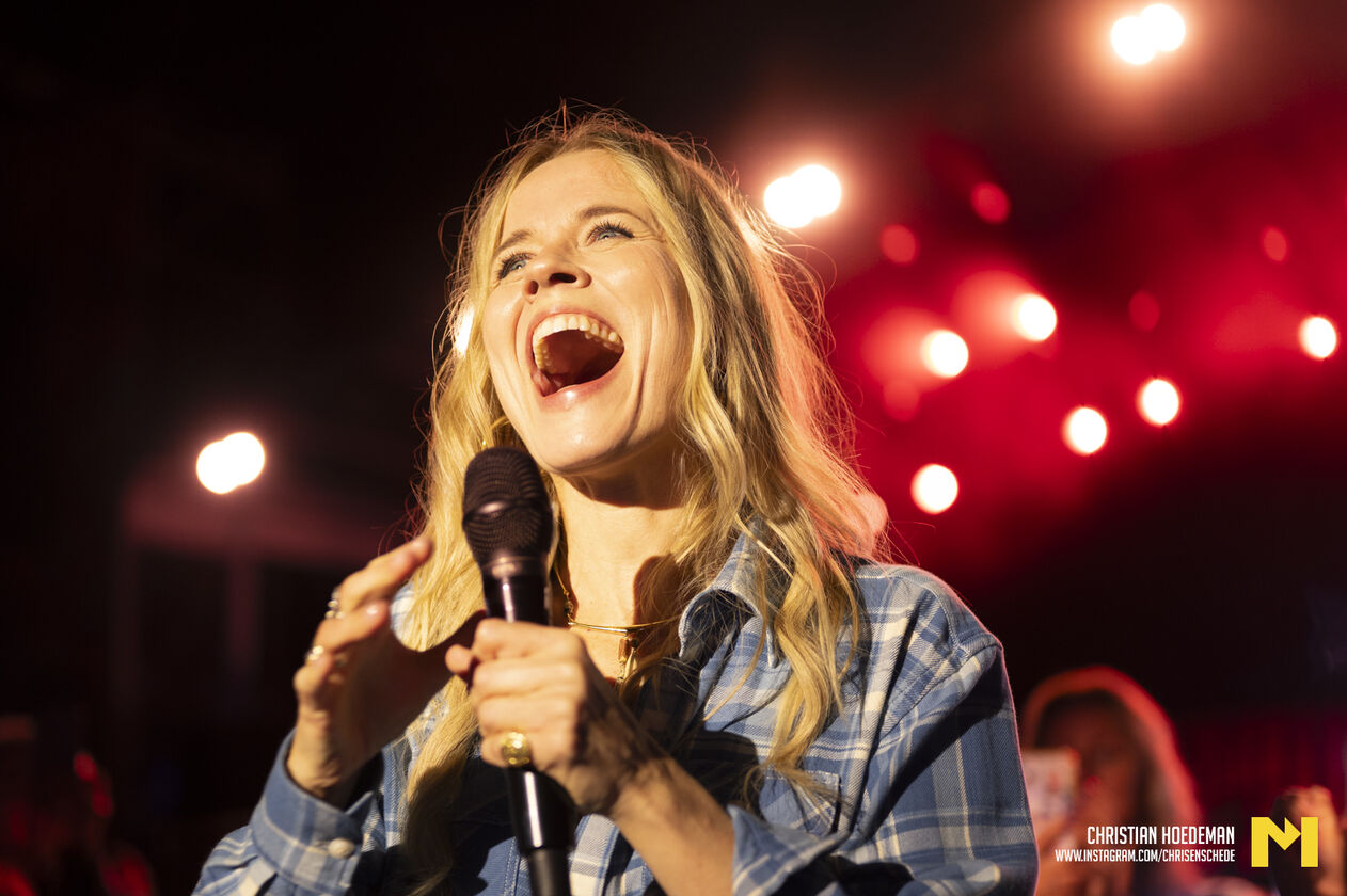 Ilse DeLange - ChristianHoedeman;-1404