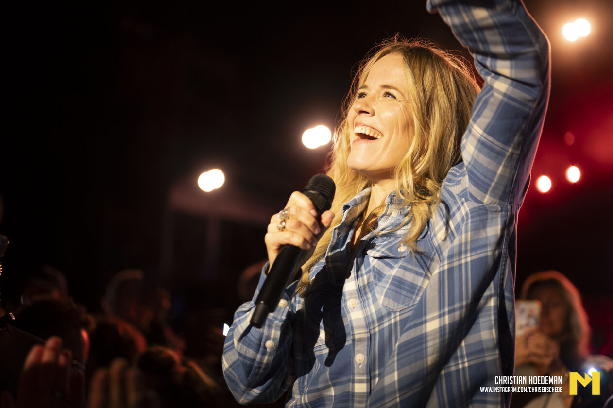 Ilse DeLange - ChristianHoedeman;-1406