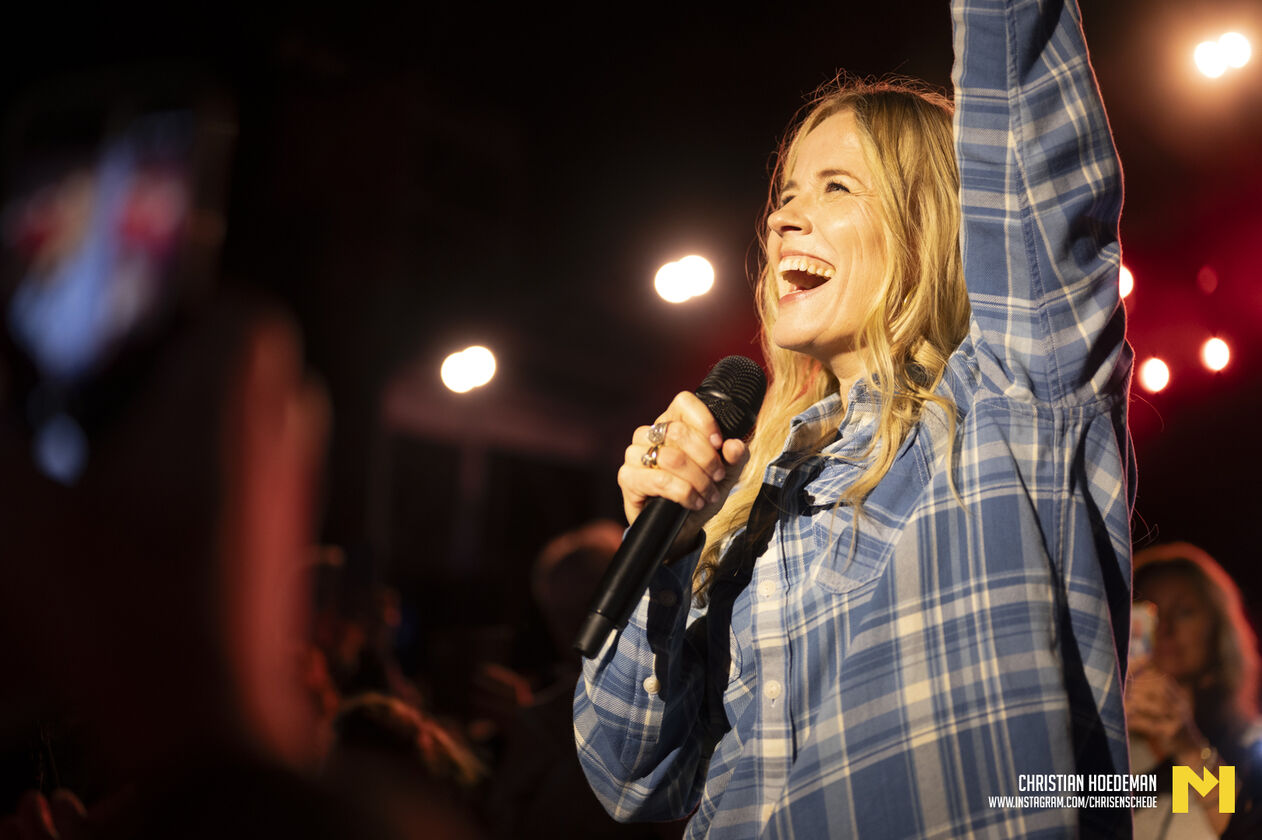 Ilse DeLange - ChristianHoedeman;-1407