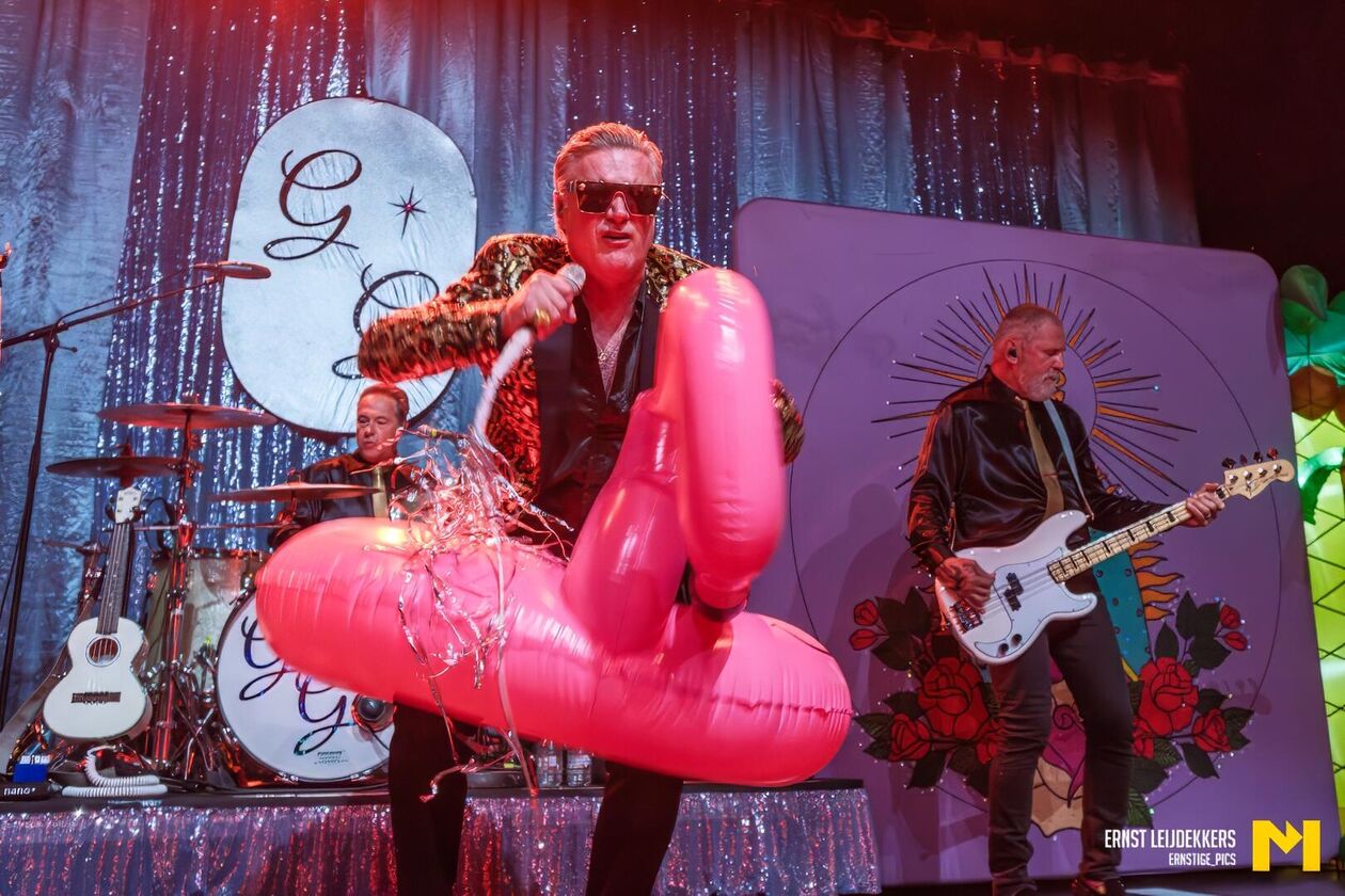Me First And The Gimme Gimmes