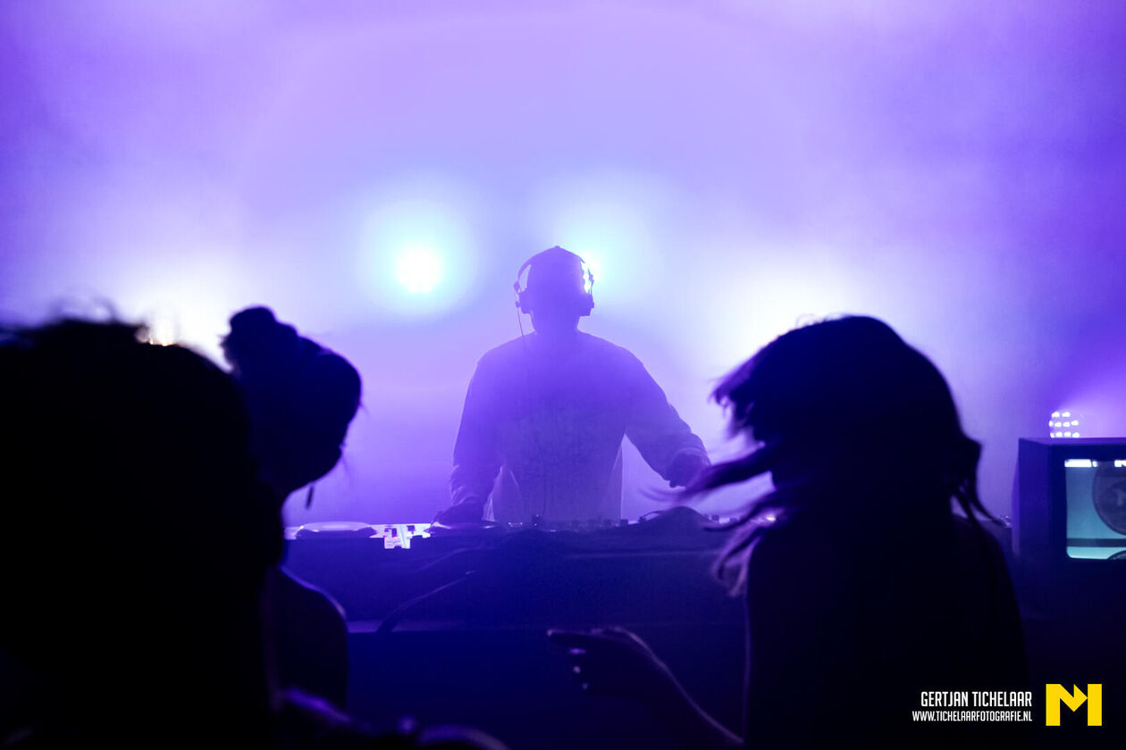 Nachtkantoor presents: Magnetic resonance