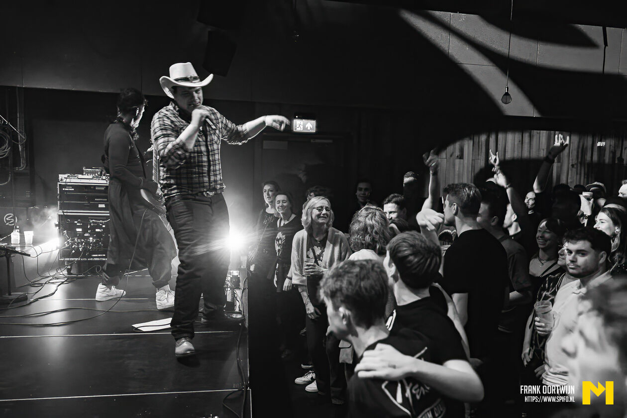 NuMetal-20251128-0065