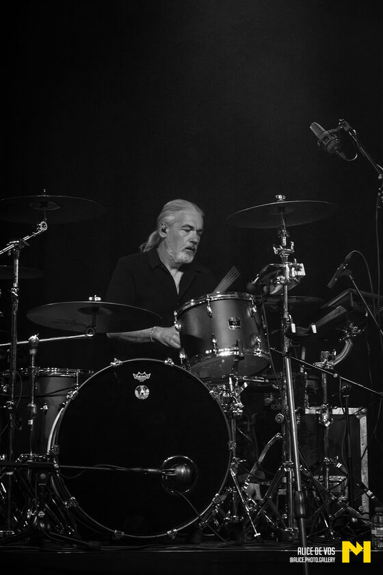 Peter_Hook_And_The_Light_02