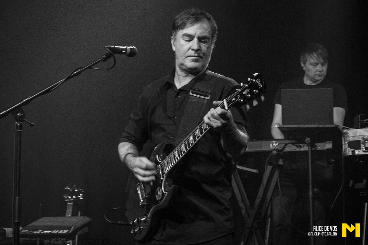 Peter_Hook_And_The_Light_07