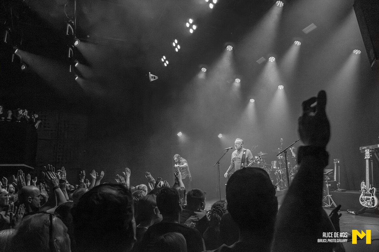 Peter_Hook_And_The_Light_08