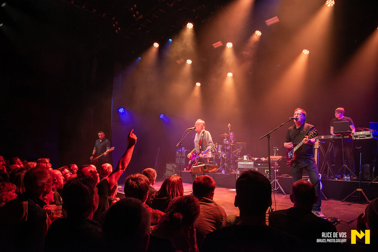 Peter_Hook_And_The_Light_10jpg