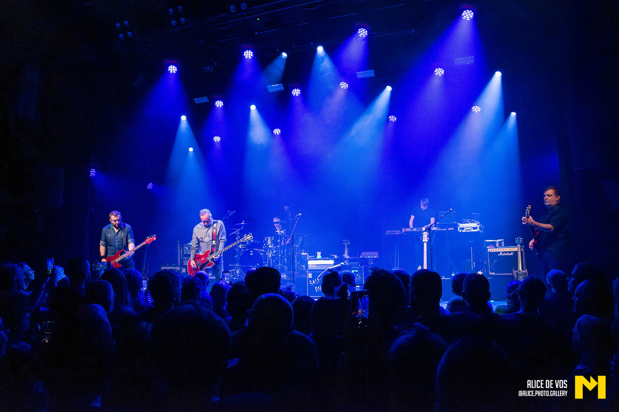 Peter_Hook_And_The_Light_11