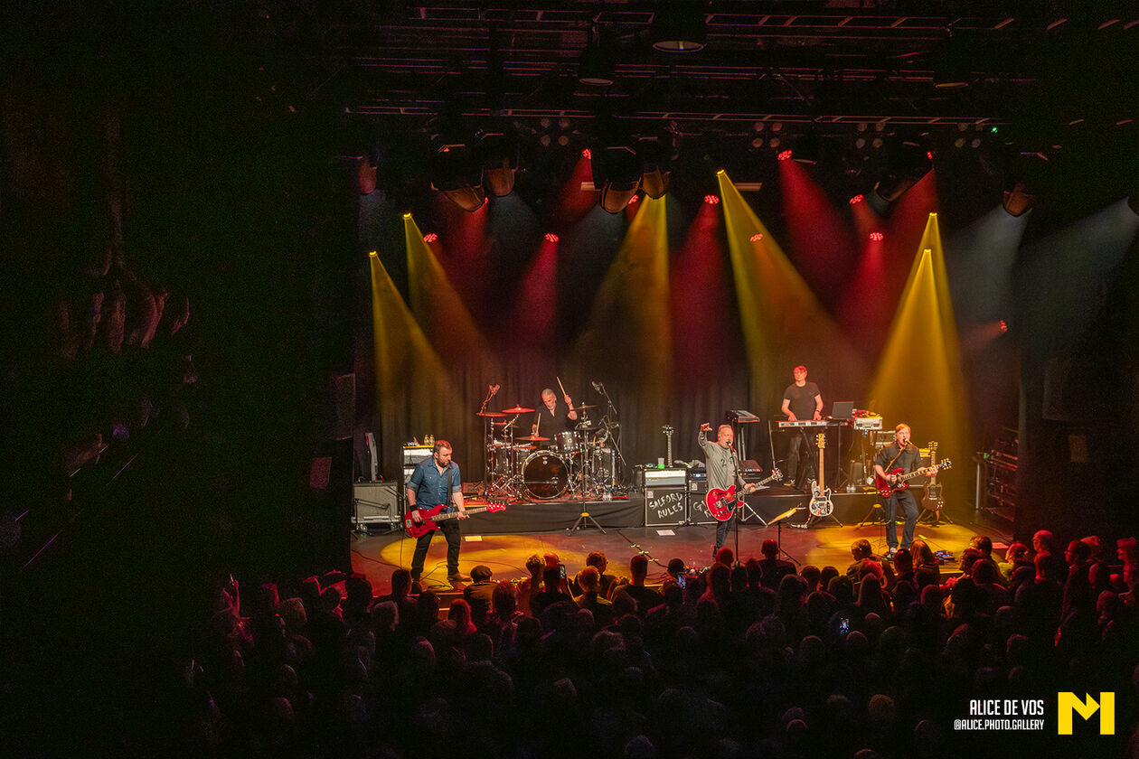 Peter_Hook_And_The_Light_12