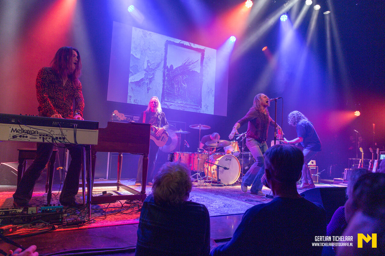 Physical Grafitti performing Led Zeppelin