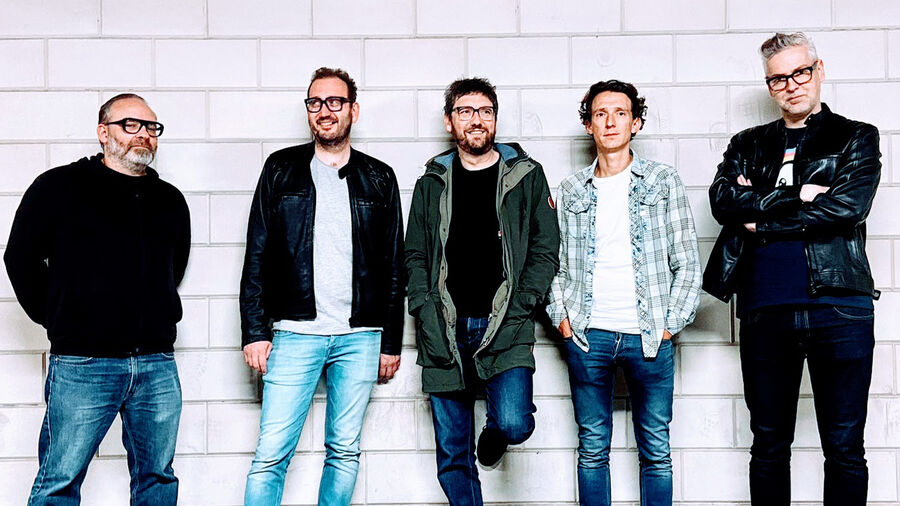 R.E.M. by The 40 Watt Band