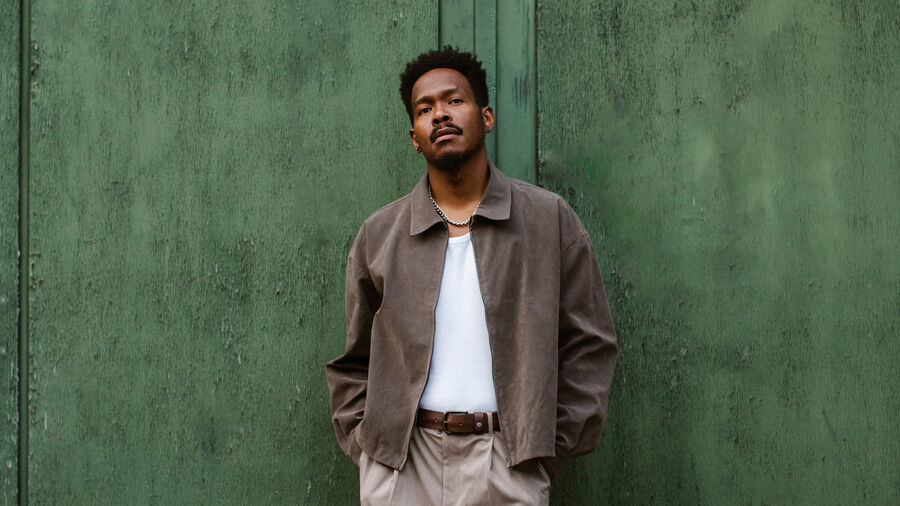 Tales & Tunes met Xillan Macrooy