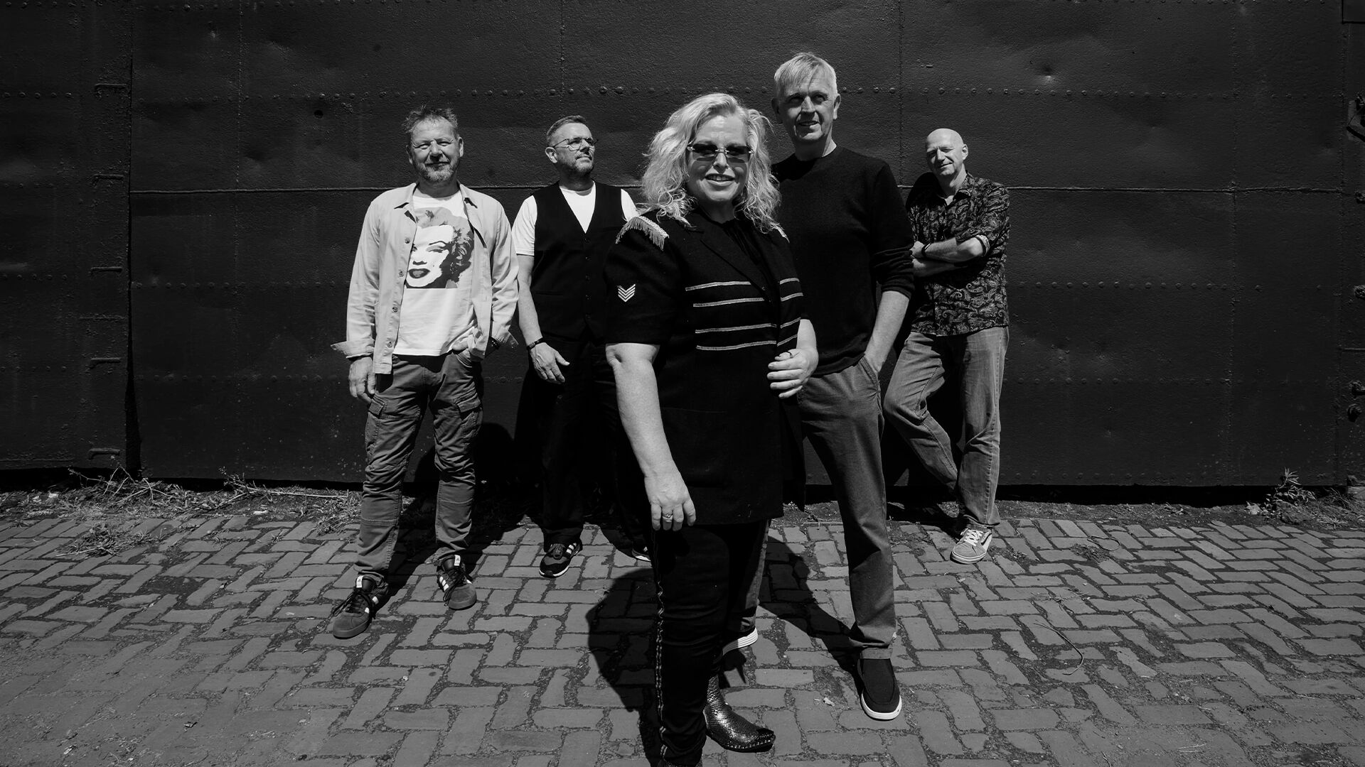 WOW Factor - WOW Factor viert 25 jaar met een gloednieuw compilatiealbum | Metropool