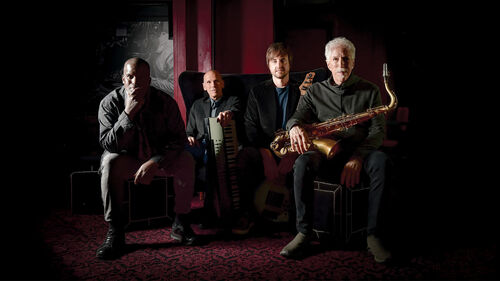 YELLOWJACKETS